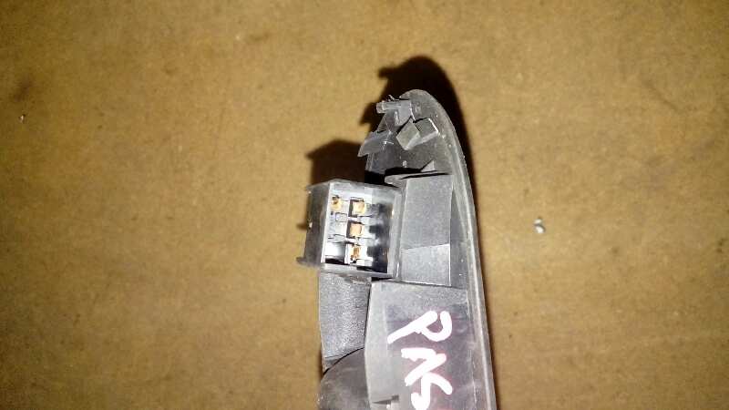 MANDO ELEVALUNAS DELANTERO DERECHO