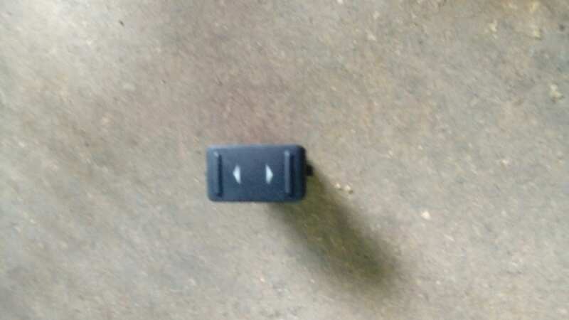 MANDO ELEVALUNAS DELANTERO DERECHO