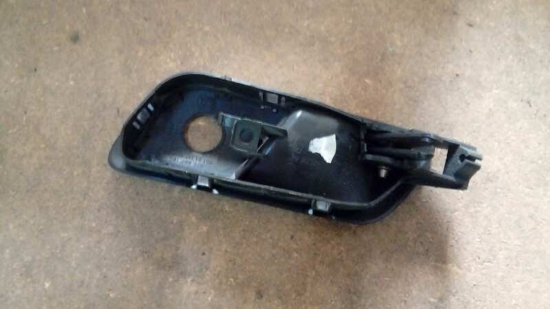 MANETA INTERIOR DELANTERA DERECHA