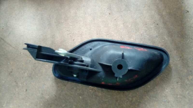 MANETA INTERIOR DELANTERA DERECHA