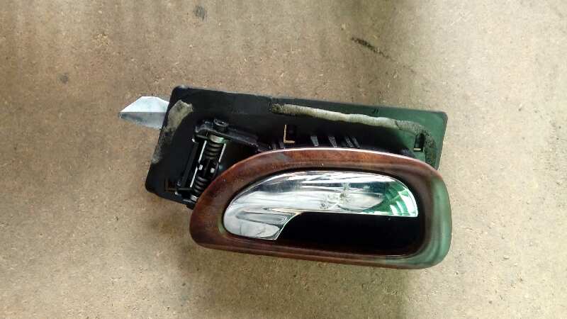 MANETA INTERIOR DELANTERA DERECHA