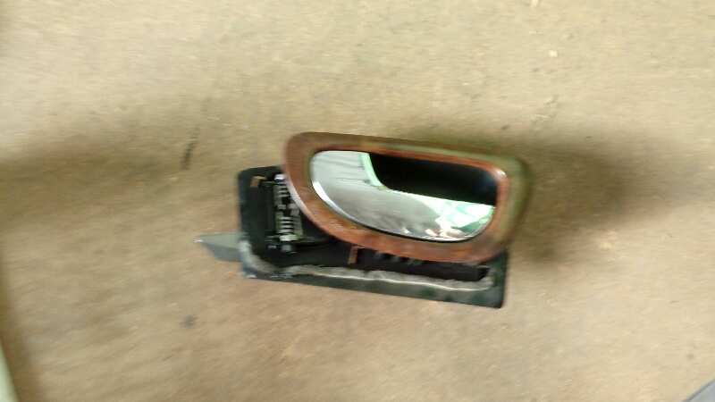 MANETA INTERIOR DELANTERA IZQUIERDA