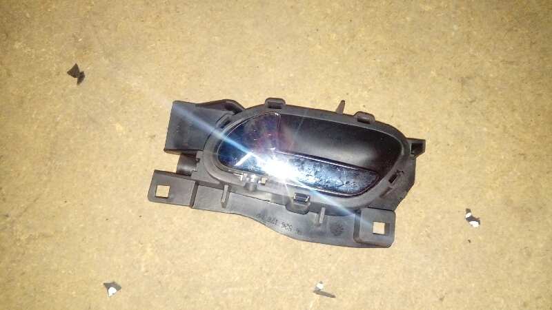 MANETA INTERIOR DELANTERA IZQUIERDA