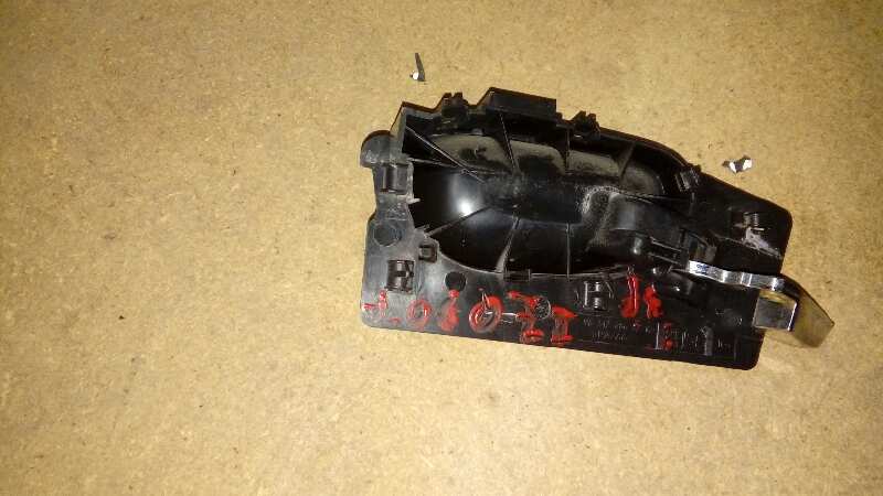 MANETA INTERIOR DELANTERA IZQUIERDA