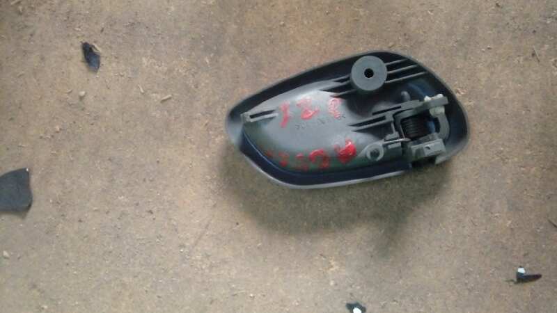 MANETA INTERIOR DELANTERA IZQUIERDA