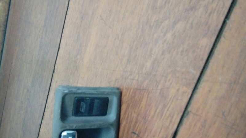 MANDO ELEVALUNAS TRASERO DERECHO