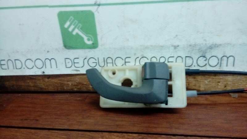 MANETA INTERIOR DELANTERA DERECHA