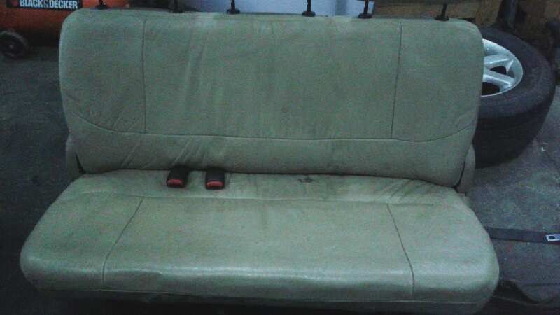 ASIENTO TRASERO MEDIO