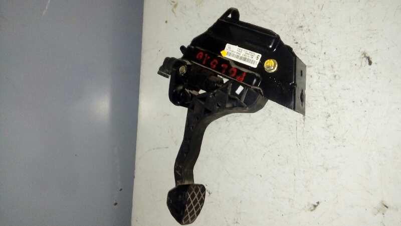 PEDAL EMBRAGUE