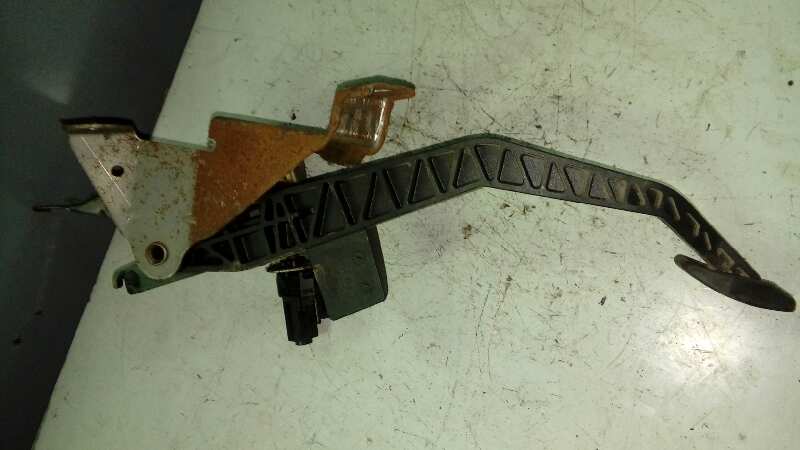 PEDAL EMBRAGUE
