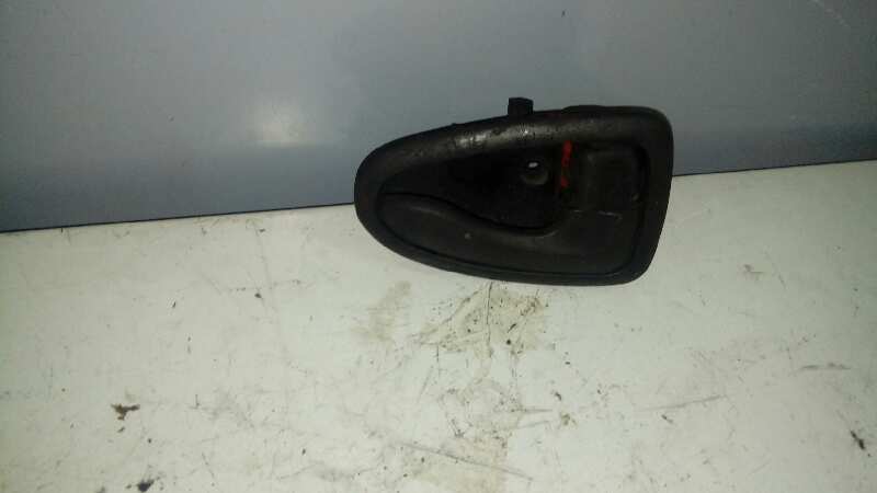 MANETA INTERIOR DELANTERA DERECHA