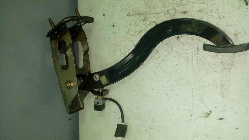 PEDAL EMBRAGUE