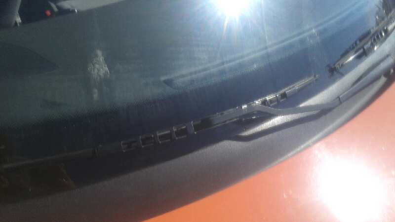 BRAZO LIMPIA DELANTERO DERECHO