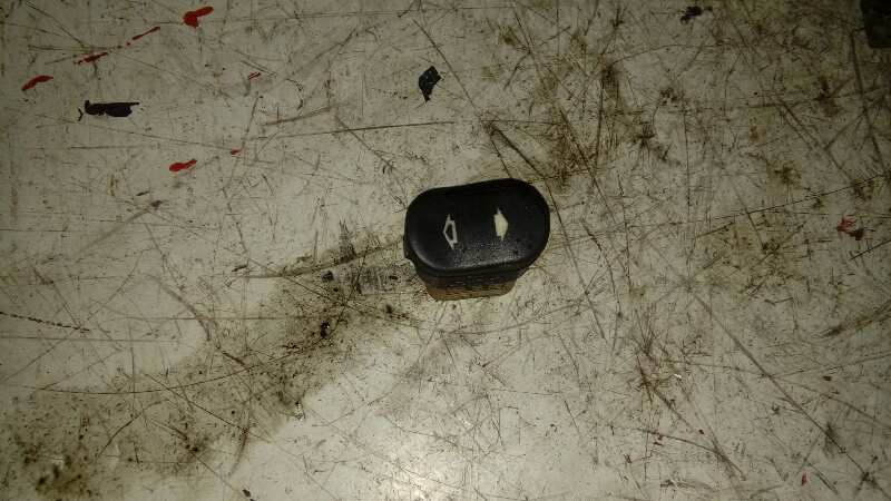 MANDO ELEVALUNAS TRASERO DERECHO