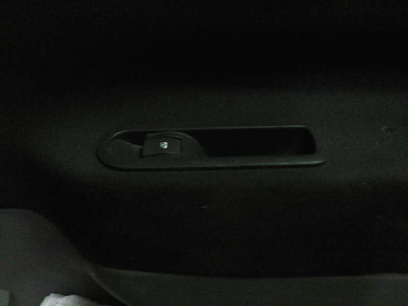 PUERTA TRASERA DERECHA