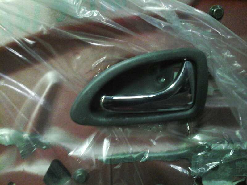 MANETA INTERIOR DELANTERA DERECHA