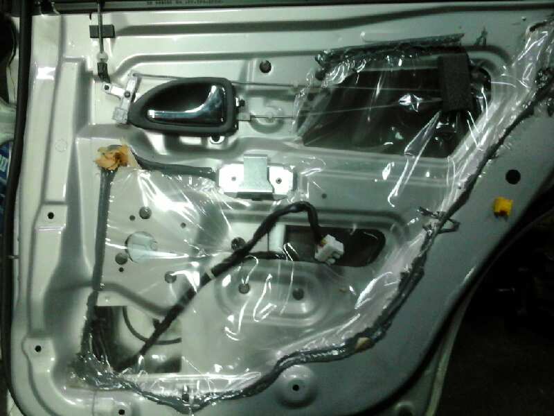 ELEVALUNAS TRASERO DERECHO