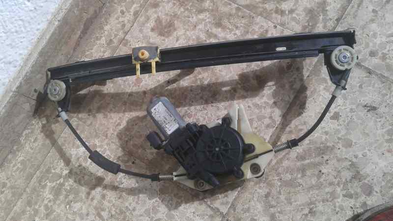 ELEVALUNAS DELANTERO IZQUIERDO