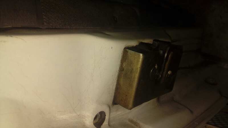 CERRADURA PUERTA DELANTERA IZQUIERDA 