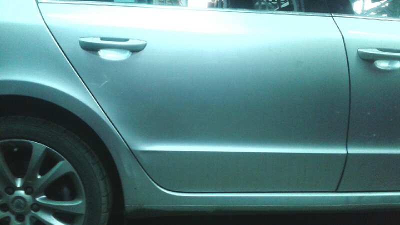 PUERTA TRASERA DERECHA