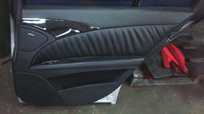 GUARNECIDO PUERTA TRASERA DERECHA