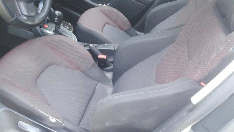 ASIENTO DELANTERO IZQUIERDO