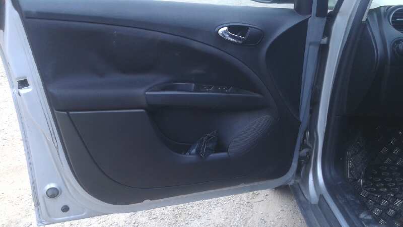 ELEVALUNAS DELANTERO DERECHO