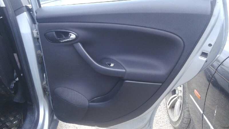 ELEVALUNAS DELANTERO IZQUIERDO