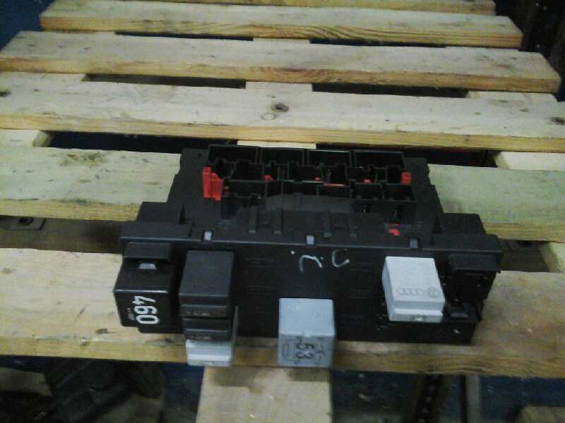 CAJA RELES - FUSIBLES