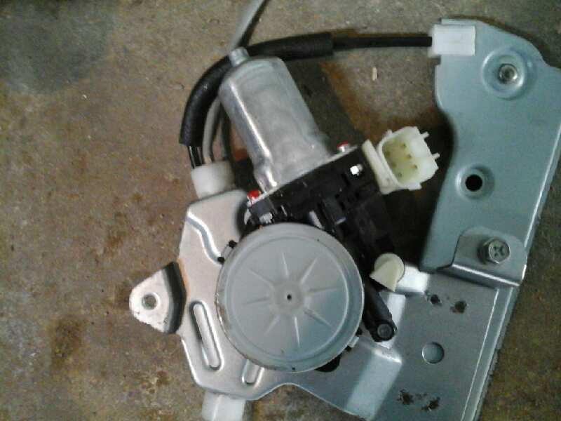 ELEVALUNAS DELANTERO IZQUIERDO