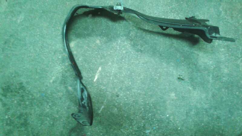 SOPORTE FARO DERECHO