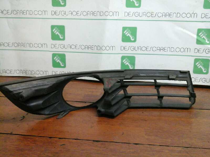 REJILLA PARAGOLPES IZQUIERDA