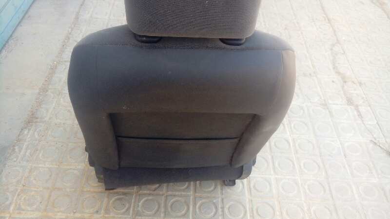 ASIENTO DELANTERO IZQUIERDO