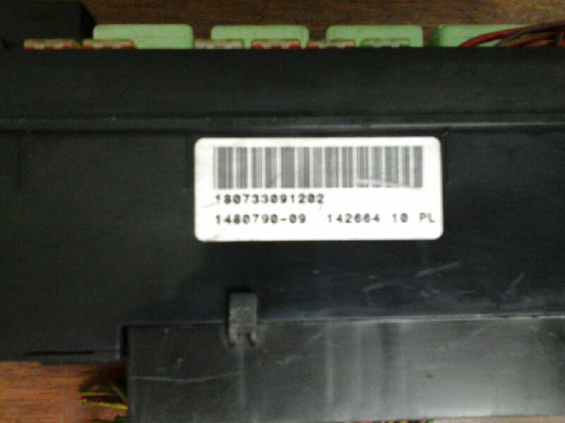 CAJA RELES - FUSIBLES