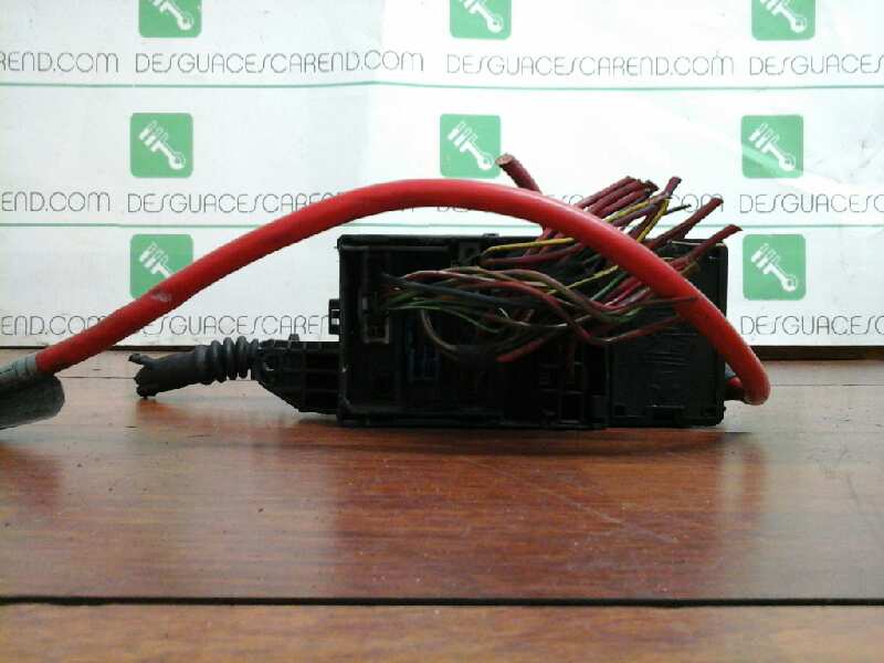 CAJA RELES - FUSIBLES