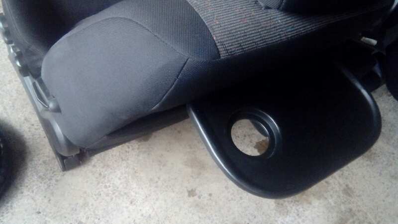 ASIENTO DELANTERO IZQUIERDO