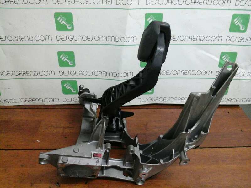 PEDAL EMBRAGUE