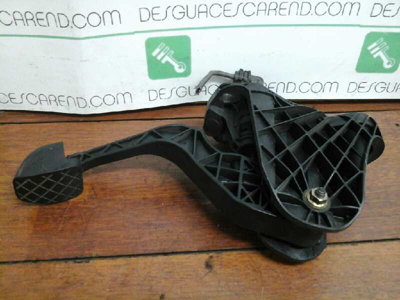 PEDAL EMBRAGUE