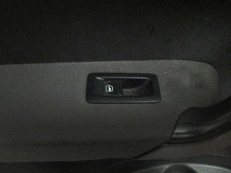 MANDO ELEVALUNAS DELANTERO DERECHO