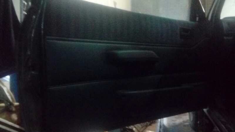 GUARNECIDO PUERTA DELANTERA IZQUIERDA