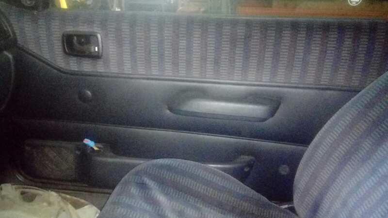 GUARNECIDO PUERTA DELANTERA DERECHA