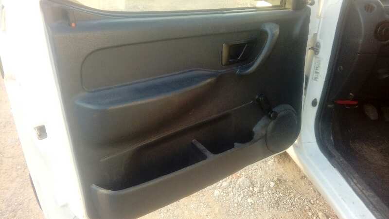 GUARNECIDO PUERTA DELANTERA IZQUIERDA