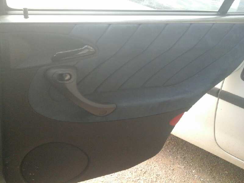 GUARNECIDO PUERTA TRASERA DERECHA