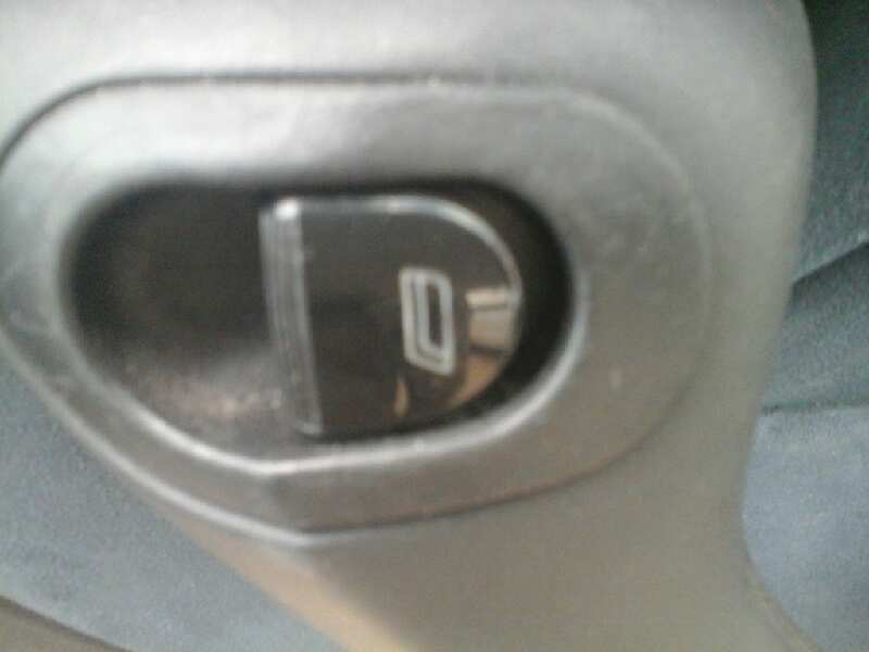 MANDO ELEVALUNAS DELANTERO DERECHO