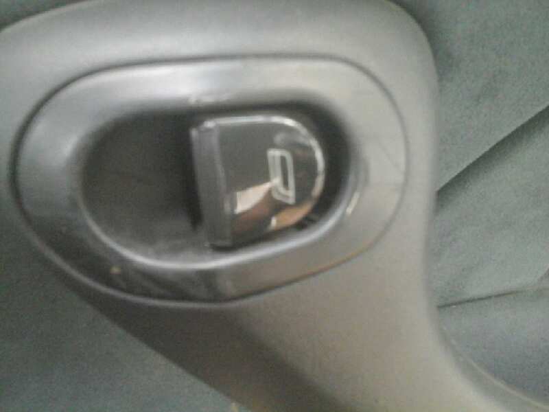 MANDO ELEVALUNAS TRASERO DERECHO