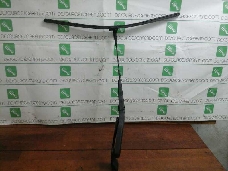 BRAZO LIMPIA DELANTERO DERECHO