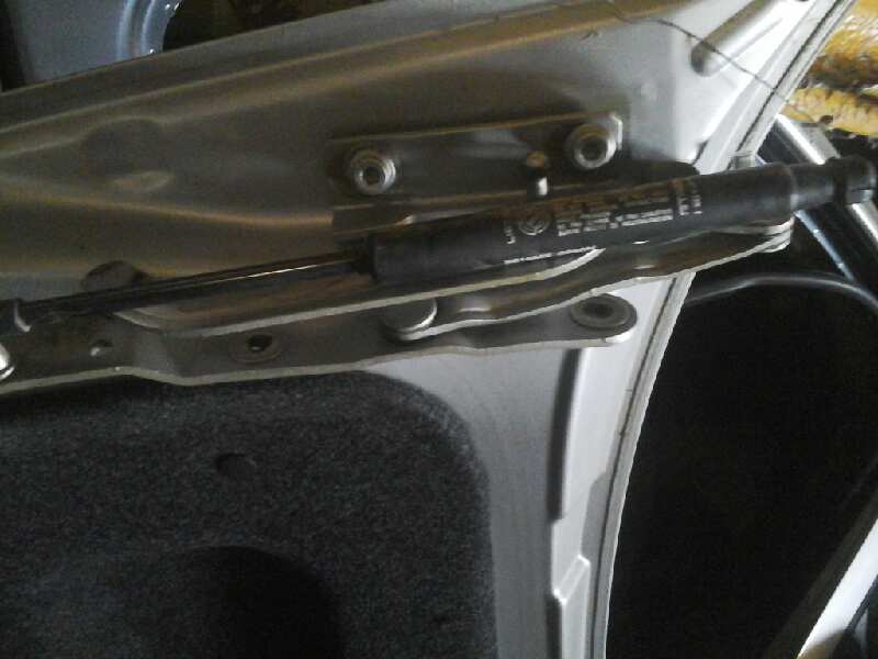 AMORTIGUADORES MALETERO - PORTON