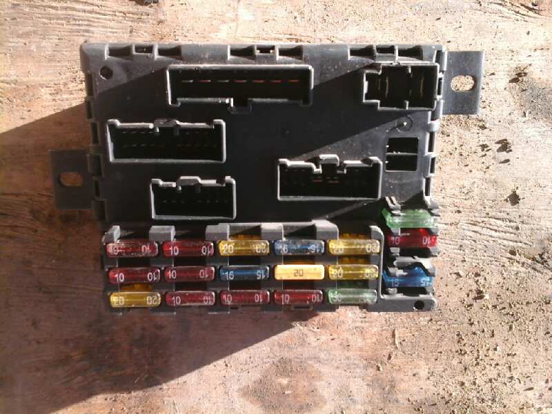 CAJA RELES - FUSIBLES