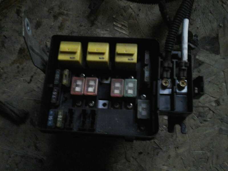 CAJA RELES - FUSIBLES