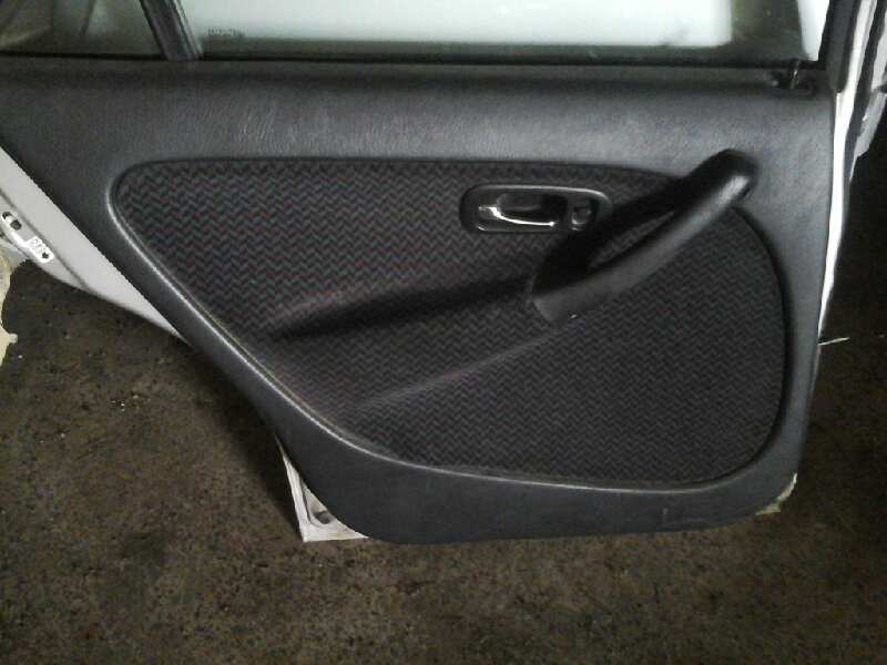 GUARNECIDO PUERTA TRASERA IZQUIERDA